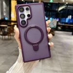 Coque en silicone semi-transparente avec lentilles de protection caméra et support MagSafe - Purple